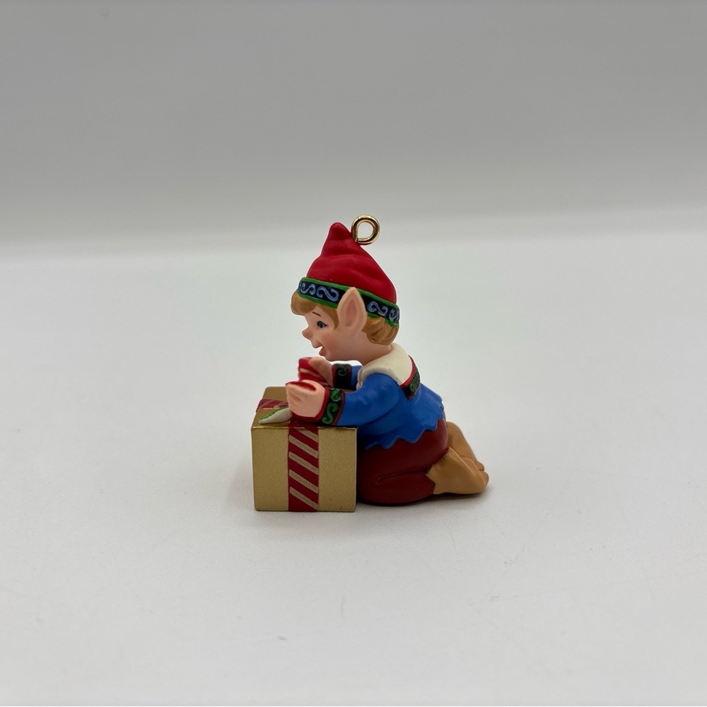 Hallmark Keepsake Ornament Collector’s Club‎ 2001 Ready For Delivery Handcrafted